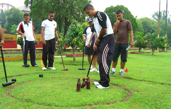 Latihan Olah Raga Wood Ball Di YONKAV 6/Serbu