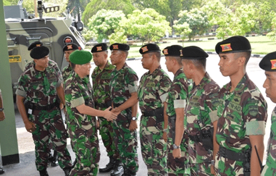 Kunjungan Waasops Kasad ke Yonkav 6/Serbu