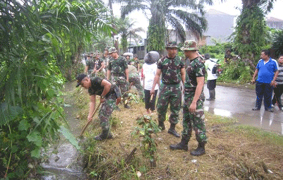 YONKAV 6/Serbu Ikut Serta Dalam Kegiatan Gotong Royong