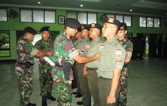 Upacara Kenaikan Pangkat 01-10-2013