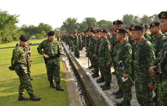 Danyonkav 6/Serbu Melakukan Pemeriksaan Kelengkapan Administrasi Personel