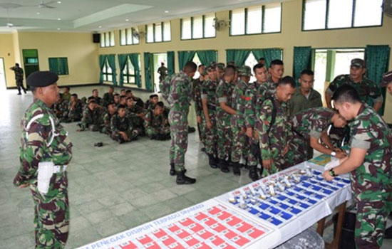 Pengecekan Urine oleh Tim SPAMAD kepada Personel Yonkav 6/NK