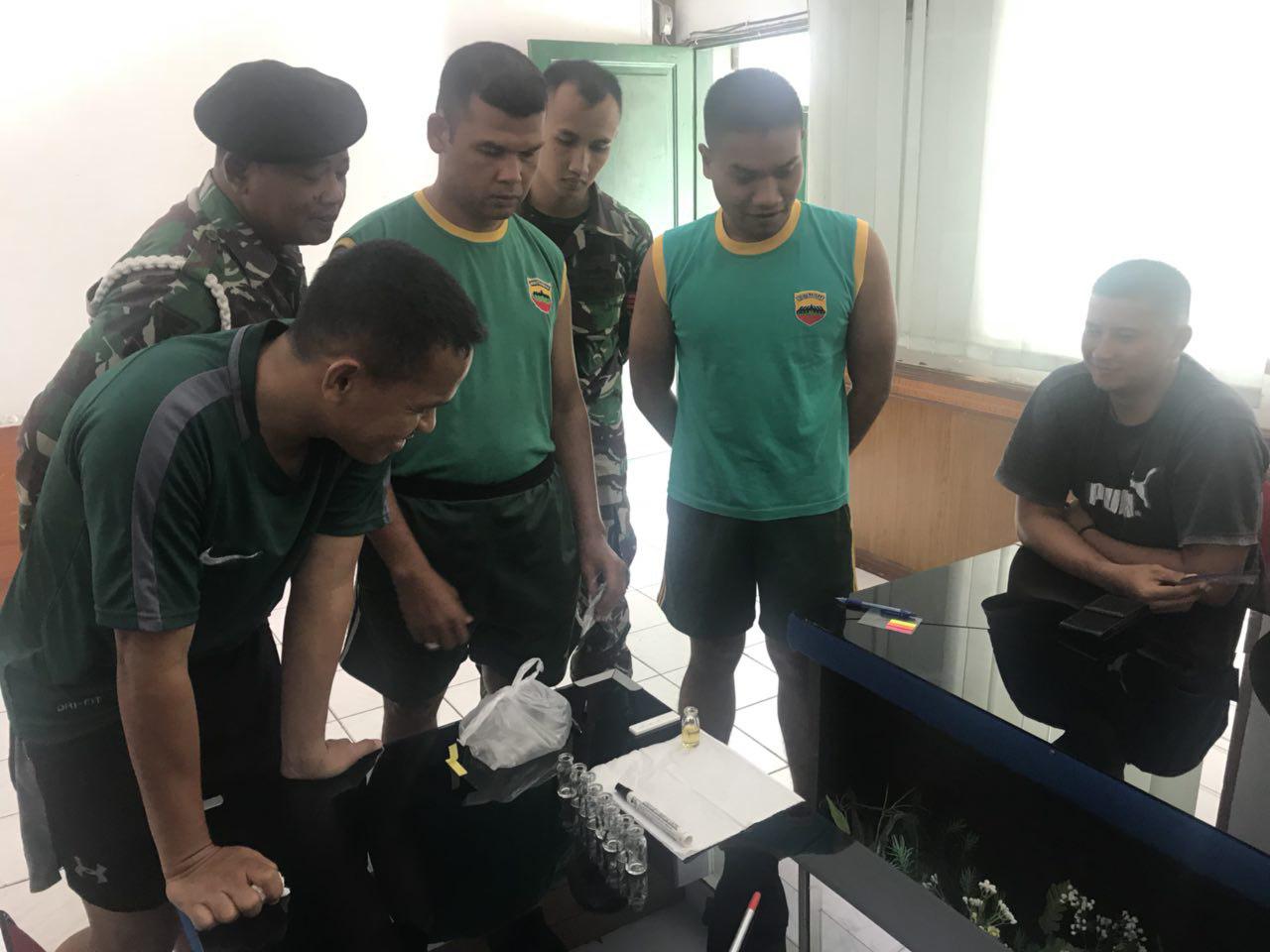 Cegah Penyalahgunaan Narkoba , Prajurit Naga Karimata Laksanakan Tes Urine