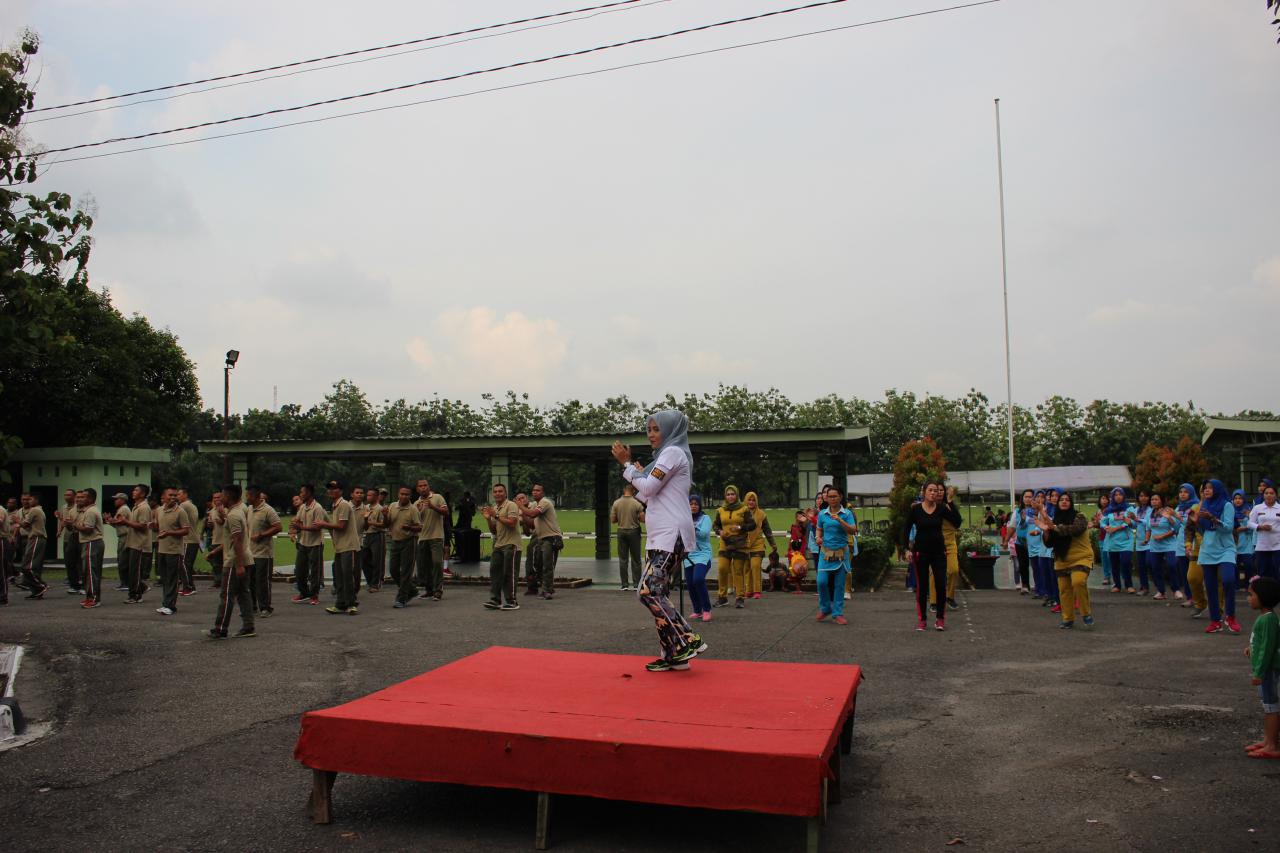 Yonkav 6/NK Ciptakan Kebersamaan Dengan Olah Raga Bersama
